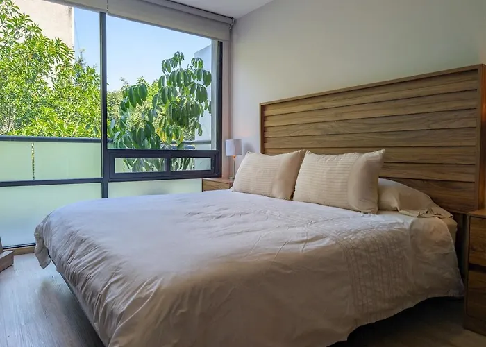 Chic Condesa With Private Balcony Mexico City