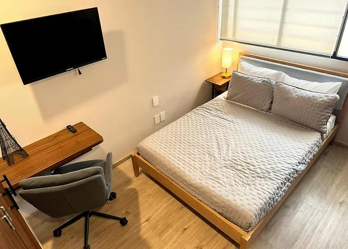 Chic Condesa With Private Balcony