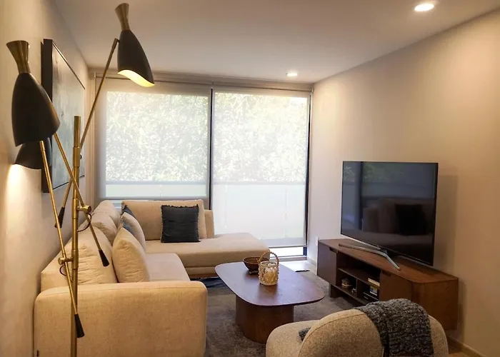 Chic Condesa With Private Balcony